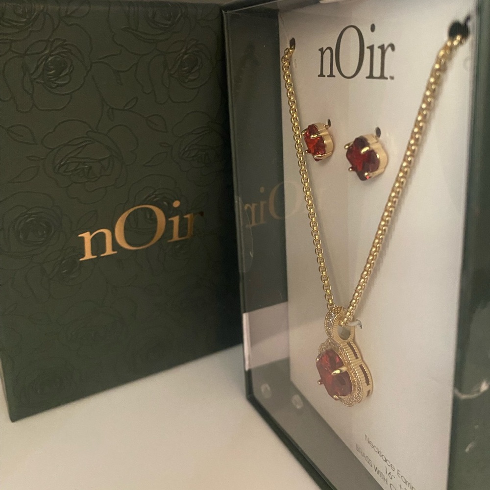 nOir Jewelry Set – Necklace & Earrings | New in Box - Picture 5 of 6